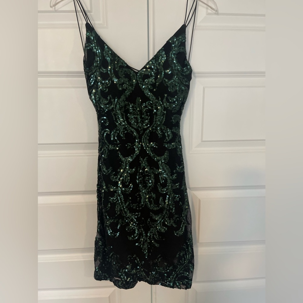Windsor black and hunter green Formal sequin cross-back mini dress